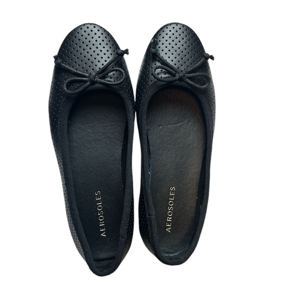 NWOT Aerosoles Women's Black Ballet Flats perforated upper bow detail - Picture 1 of 5